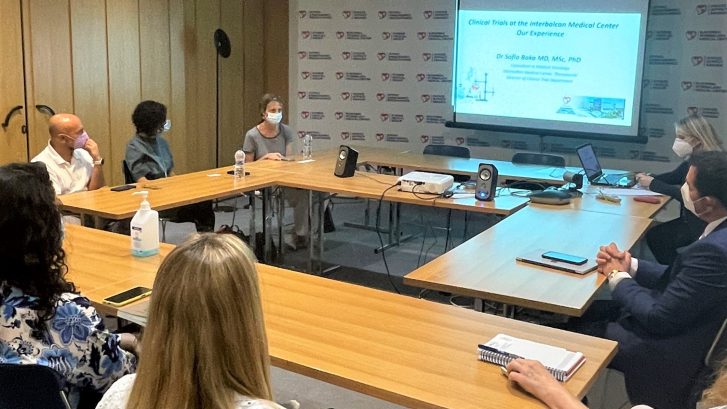 Στο Τμήμα της Δρ. Μπάκα εκπρόσωποι MSD για τις κλινικές μελέτες